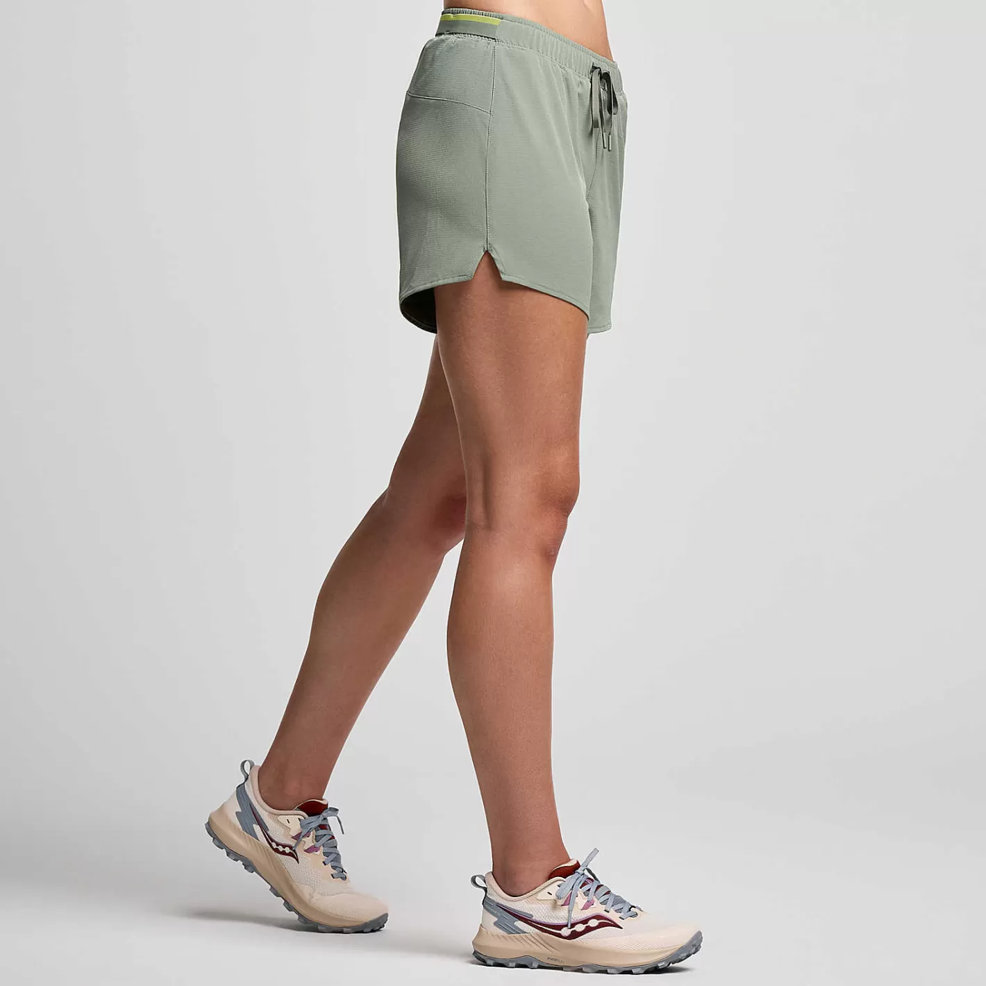 Damen Peregrine 4" Short>Saucony Outlet