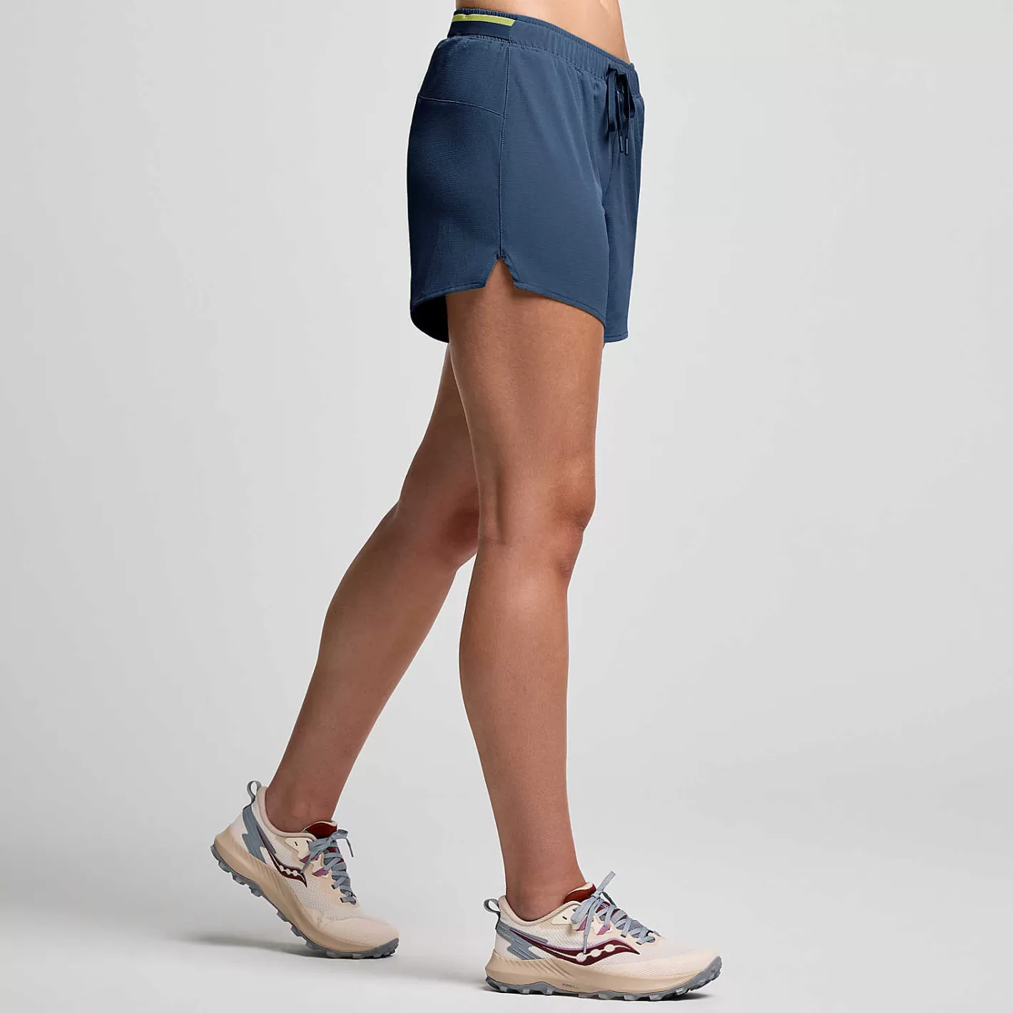 Damen Peregrine 4" Short>Saucony Shop